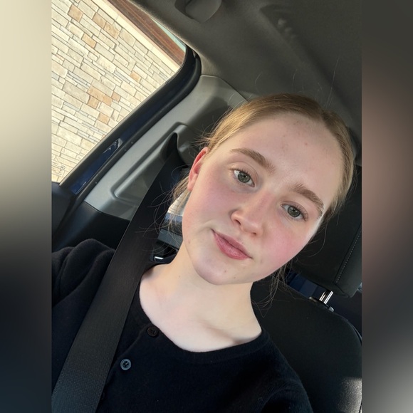 Meet your Posher, Sophia - Picture 3 of 3